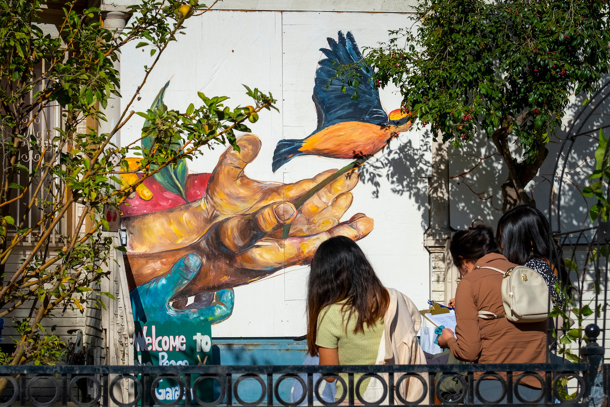 USC Peace Garden mural, by Daniella Leon | Photo by Gus Ruelas