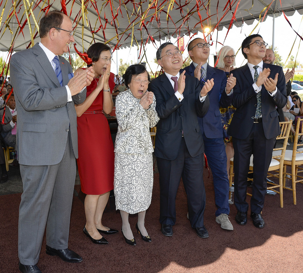 Pictured (from left): USC President C. L. Max Nikias, Barbara Chan, Mrs. T. H. Chan, Ronnie C. Chan and Adley Chan, assistant clinical professor | USC Photo/Gus Ruelas