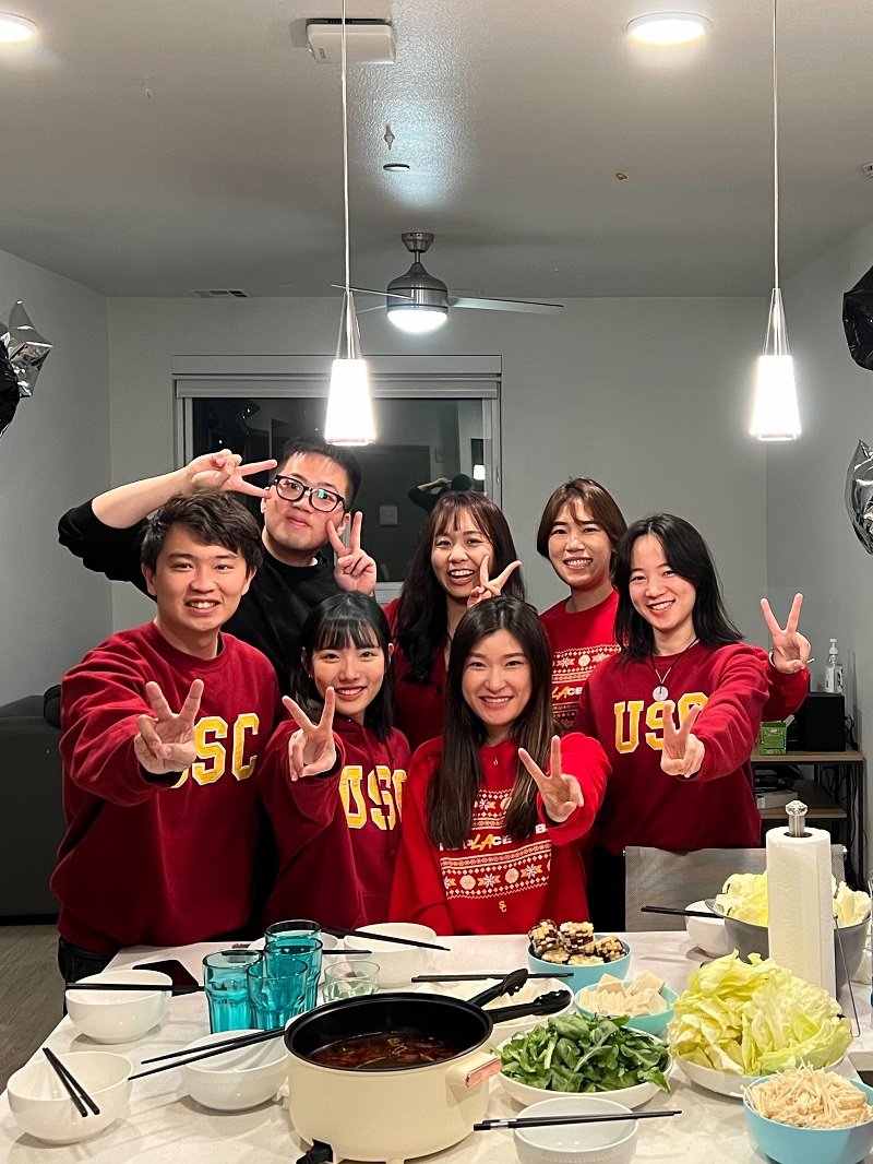 The author and her Taiwanese classmates having a hotpot